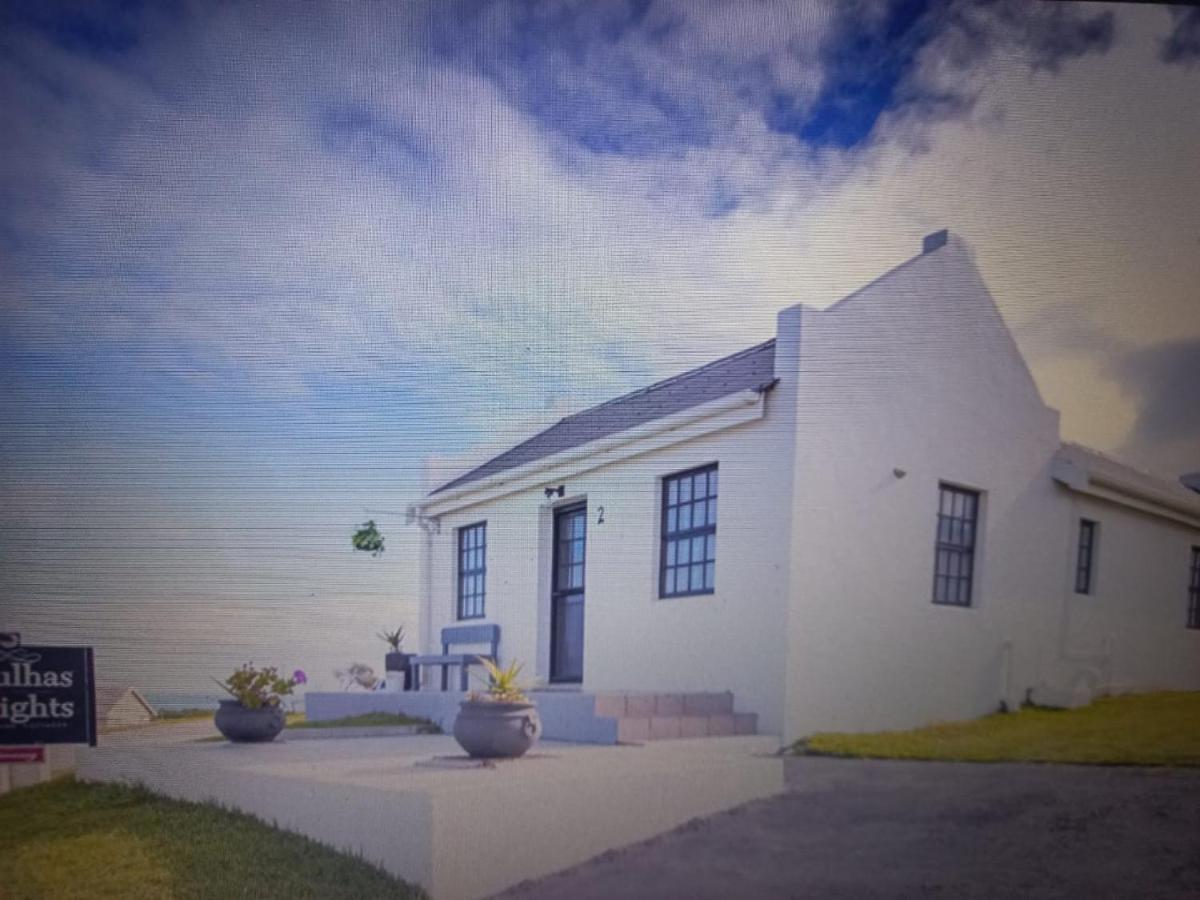 Agulhas Heights Self-Catering Cottages Buitenkant foto