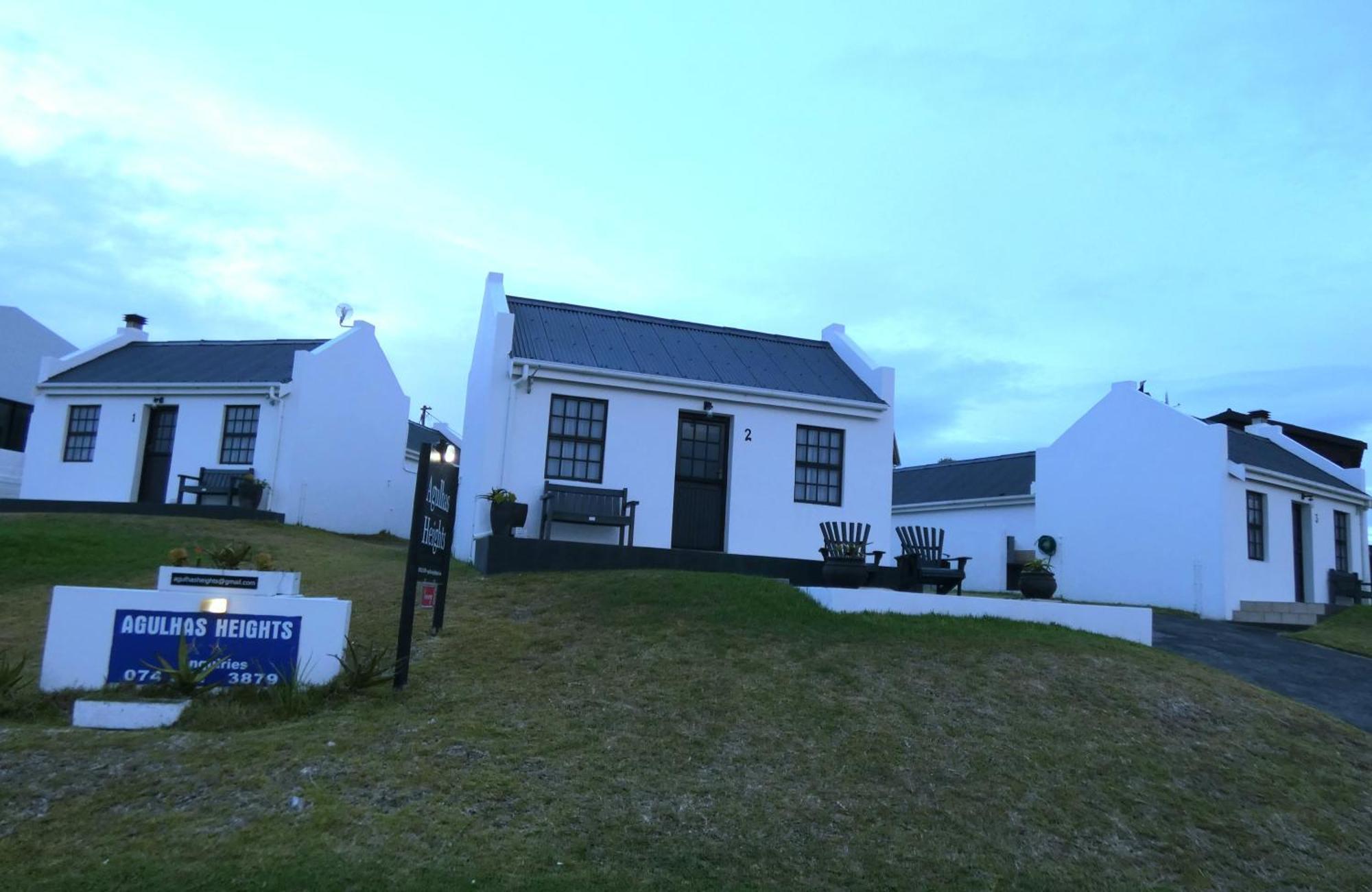 Agulhas Heights Self-Catering Cottages Buitenkant foto